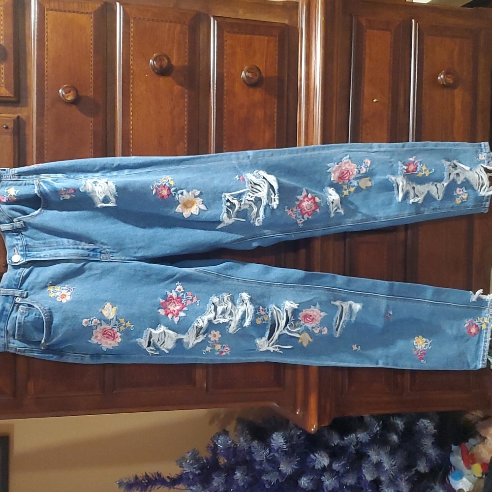 Ae flower mom jean